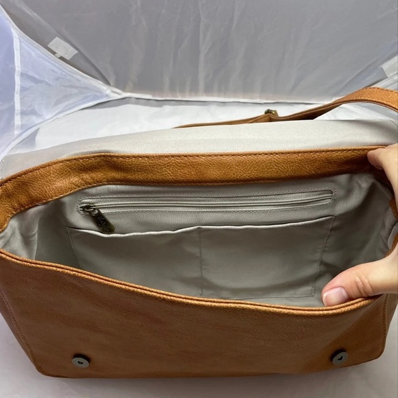 Embroidered Heart Crossybody Purse | Thirty-one | NWOT - Picture 4 of 5